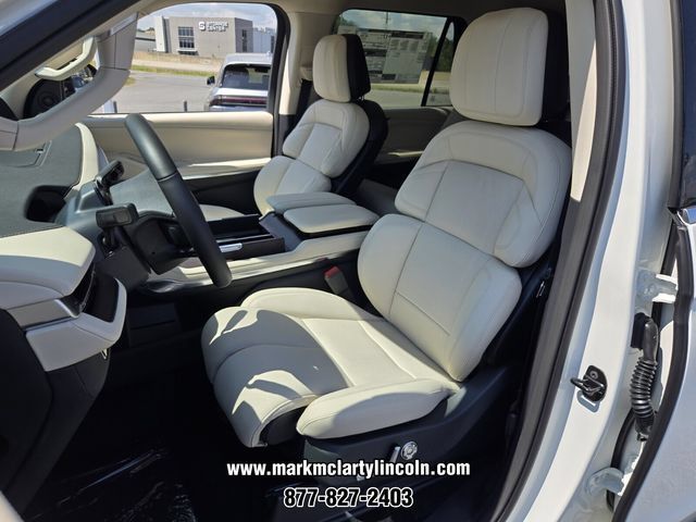 New 2027 Lincoln Navigator Premiere AWD/4WD image 8
