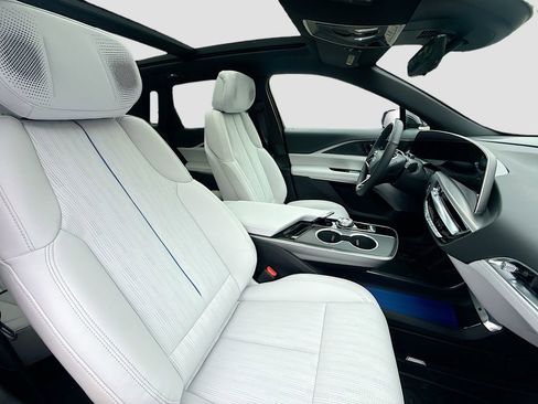 New 2025 Cadillac Lyriq Luxury image 29