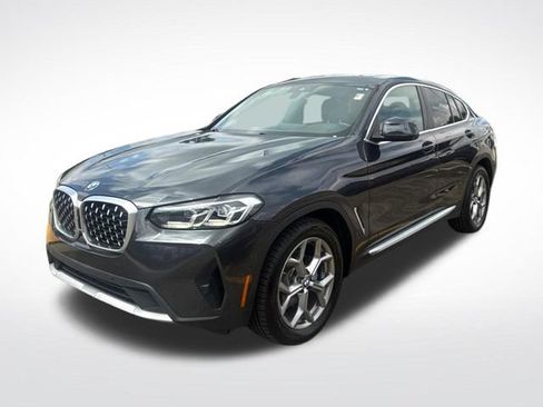 Used 2022 BMW X4 xDrive30i w/ Parking Assistance Package AWD/4WD image 3