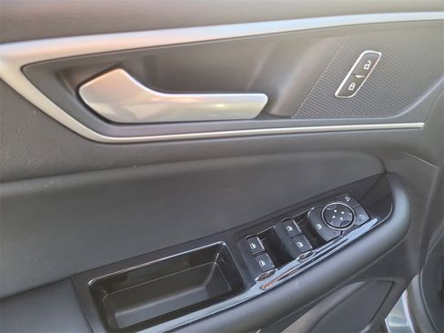 Used 2020 Ford Edge SEL w/ Convenience Package image 16