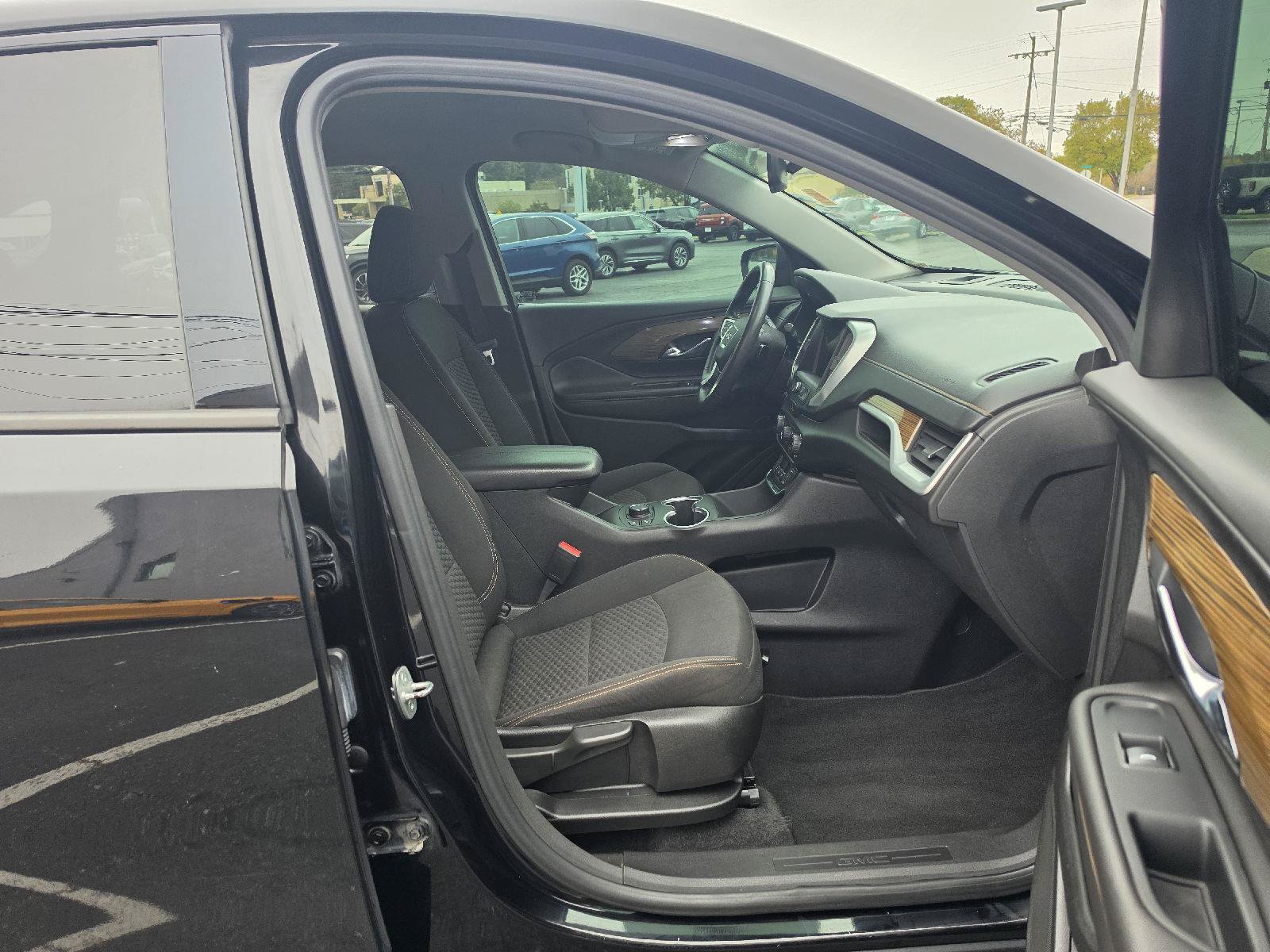 Used 2020 GMC Terrain SLE w/ Driver Convenience Package FWD image 7