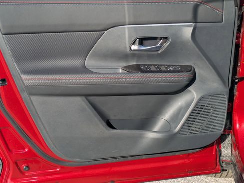 New 2026 Nissan Kicks SR w/ SR Premium Package FWD image 11