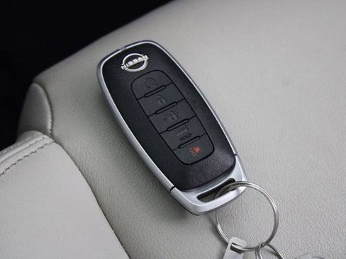 Certified 2023 Nissan Rogue SL AWD/4WD image 30