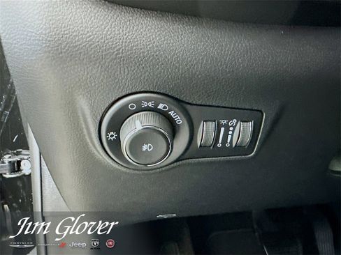 New 2026 Jeep Compass Latitude image 22