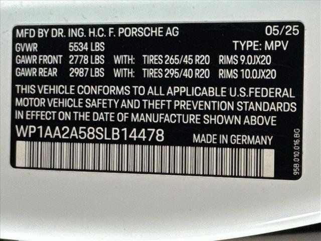 Certified 2025 Porsche Macan AWD/4WD image 29