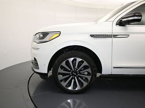 Used 2024 Lincoln Navigator Reserve AWD/4WD image 9
