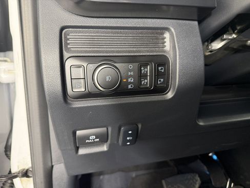 Used 2025 Ford F250 Lariat AWD/4WD image 24