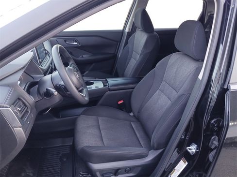 Used 2024 Nissan Rogue SV image 26