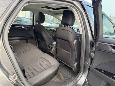 Used 2016 Ford Fusion SE image 15