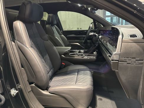 Used 2026 Cadillac Escalade IQ Sport 1 w/ LPO, ONYX Package image 51