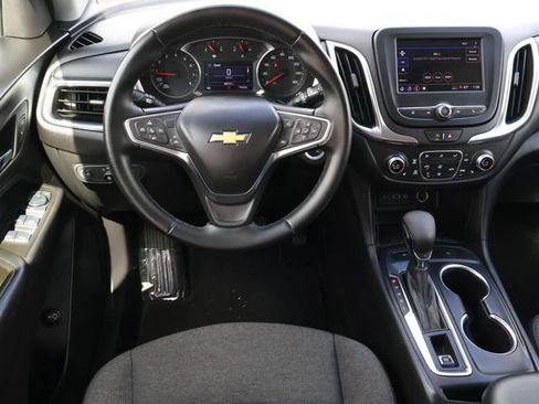 Used 2024 Chevrolet Equinox LT AWD/4WD image 9