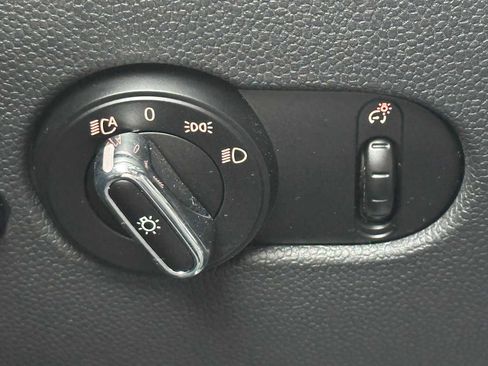 Used 2017 MINI Cooper 2-Door Hardtop image 28