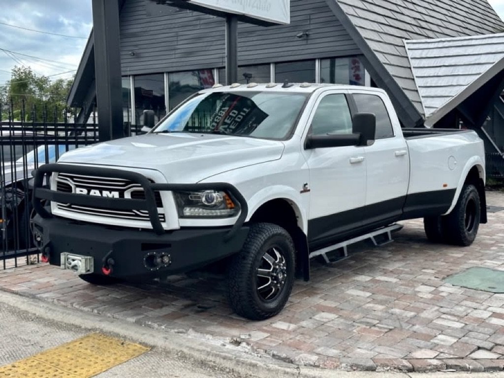Used 2018 RAM 3500 Laramie w/ Sport Appearance Group AWD/4WD image 5