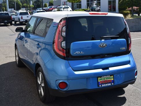 Used 2017 Kia Soul EV FWD image 7