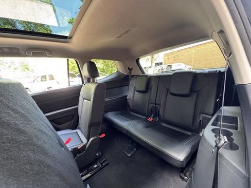 Used 2018 Volkswagen Atlas SEL w/ R-Line Package FWD image 23