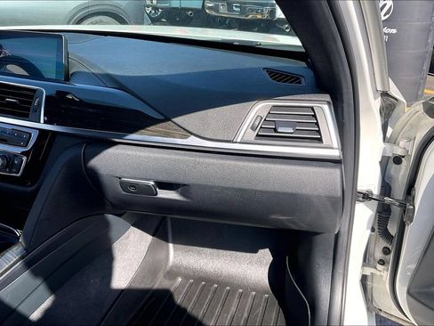 Used 2018 BMW 330i Sedan RWD image 15