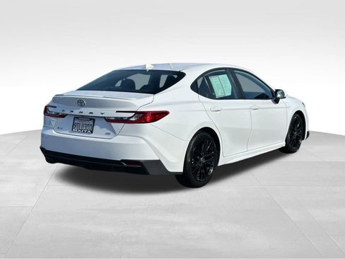 Certified 2025 Toyota Camry SE image 3