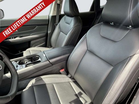 Used 2025 Nissan Murano SV AWD/4WD image 19