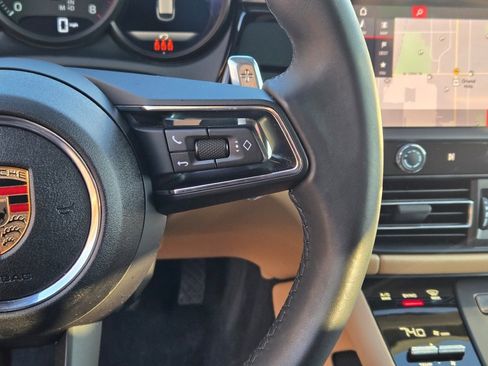 Used 2025 Porsche Macan image 27