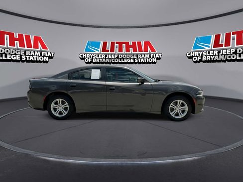 Used 2020 Dodge Charger SXT w/ Leather Interior Group RWD image 9