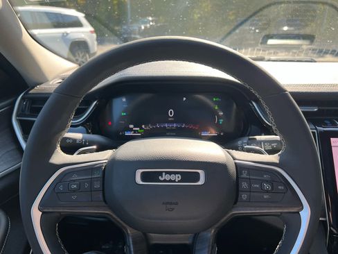 Used 2024 Jeep Grand Cherokee Limited 4xe image 34