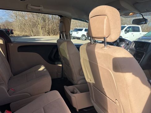 Used 2014 Dodge Grand Caravan SXT w/ UConnect Hands-Free Group image 13