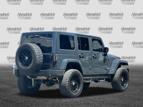 Used 2017 Jeep Wrangler Unlimited Rubicon w/ Connectivity Group AWD/4WD image 5