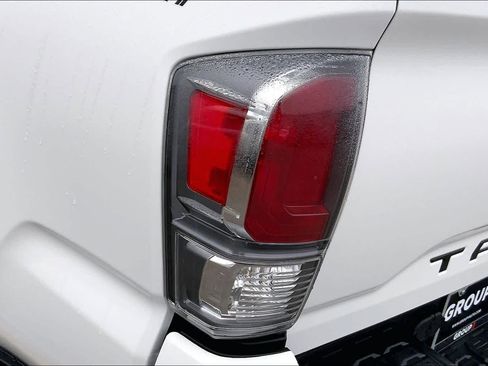 Used 2023 Toyota Tacoma TRD Sport image 28