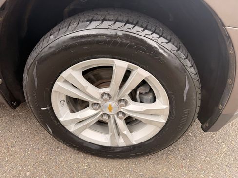 Used 2010 Chevrolet Equinox LT w/ Vehicle Interface Package image 4