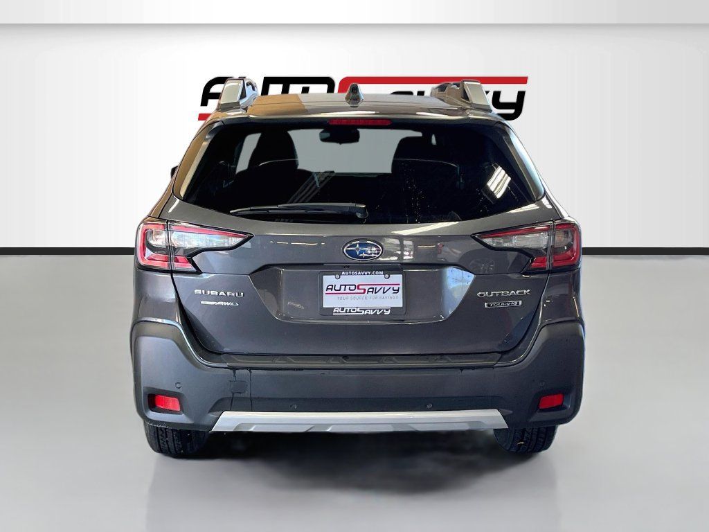 Used 2023 Subaru Outback Touring AWD/4WD image 6