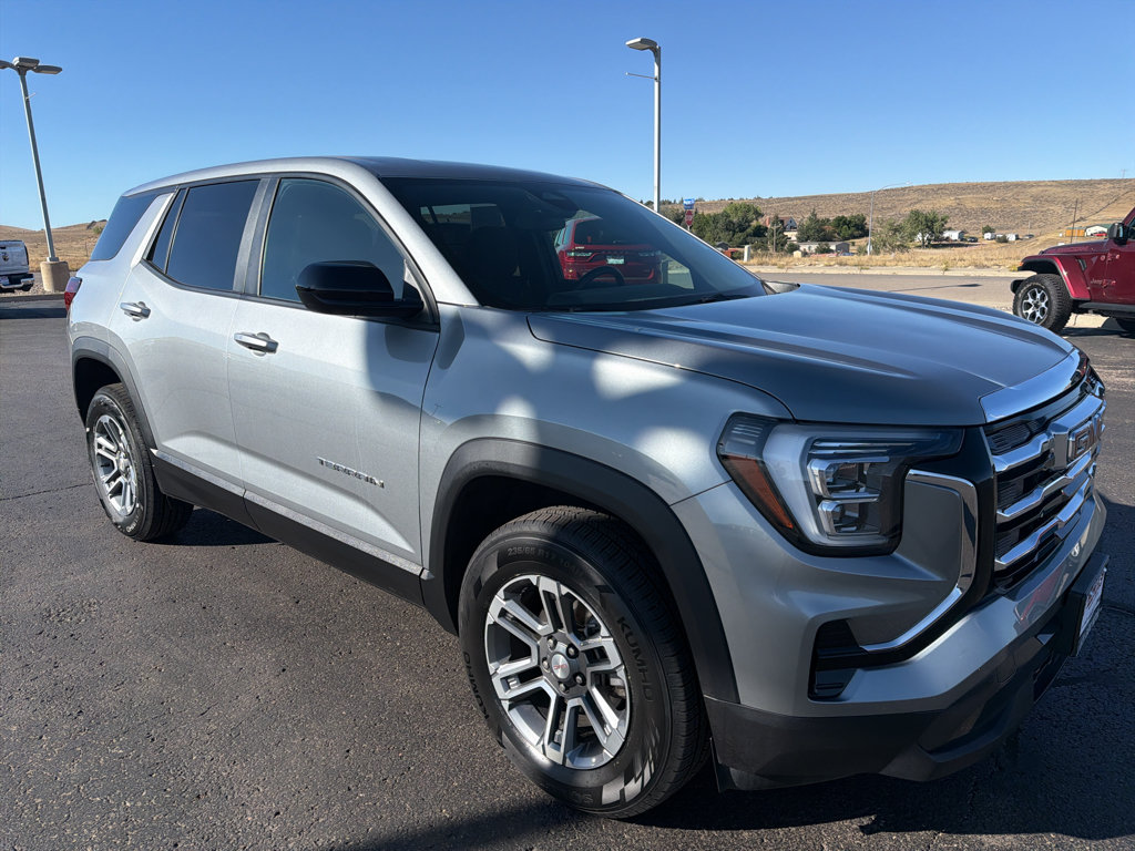 Used 2025 GMC Terrain Elevation AWD/4WD image 3