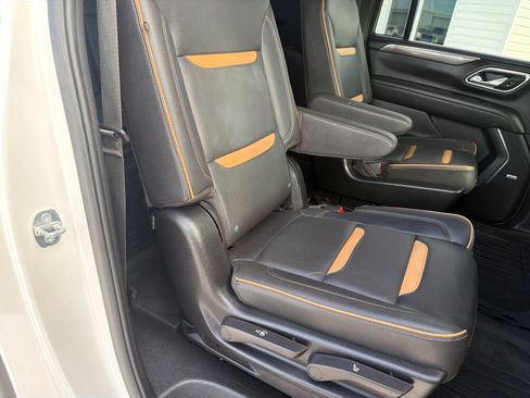 Used 2024 GMC Yukon XL AT4 w/ Technology Package AWD/4WD image 15