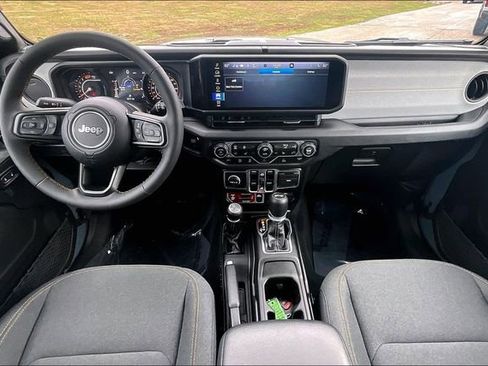 Used 2024 Jeep Wrangler Willys image 15