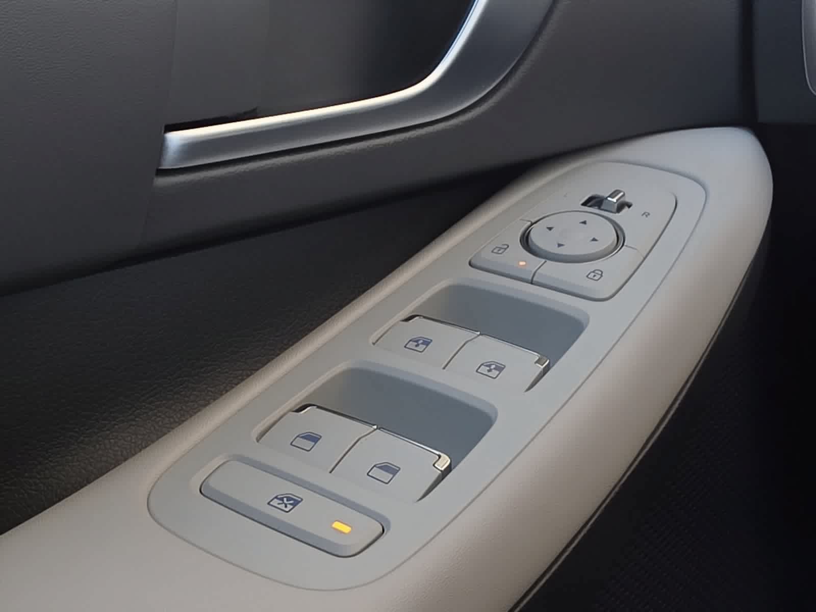 Used 2025 Hyundai Sonata SEL FWD image 29