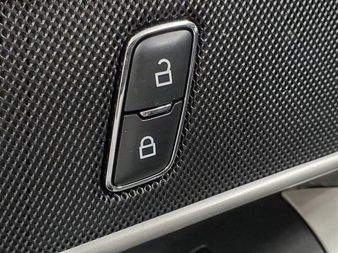 Used 2023 Ford Explorer XLT w/ Equipment Group 202A image 27