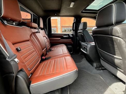 Used 2024 GMC Sierra 2500 Denali Ultimate AWD/4WD image 25