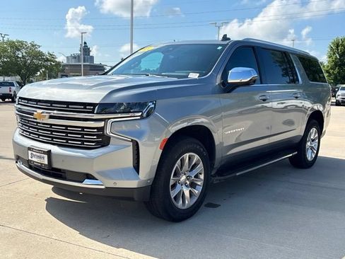 Used 2024 Chevrolet Suburban Premier w/ Advanced Technology Package AWD/4WD image 2