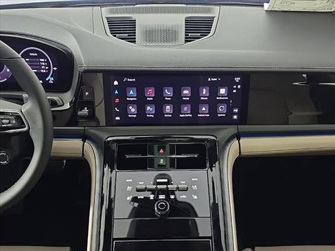 New 2025 Porsche Panamera 4 image 20