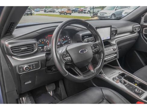 Used 2020 Ford Explorer XLT w/ Equipment Group 202A image 11