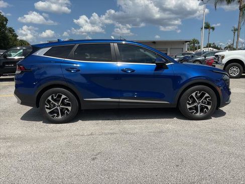 Used 2024 Kia Sportage EX FWD image 4