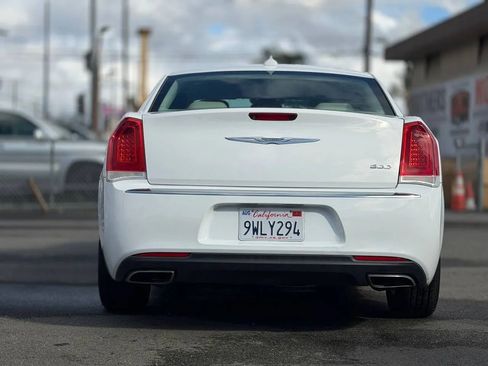 Used 2016 Chrysler 300 Limited image 12