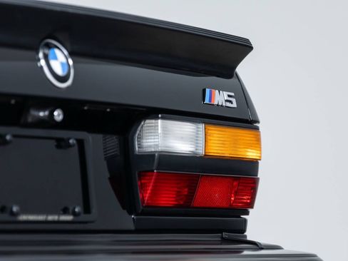 Used 1988 BMW M5 RWD image 17