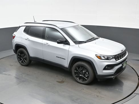 New 2026 Jeep Compass Latitude AWD/4WD image 27