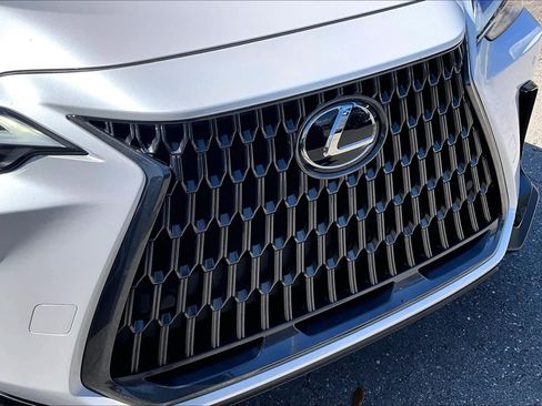 Used 2025 Lexus NX 250 FWD w/ Towing Package (2000 Lbs) image 30