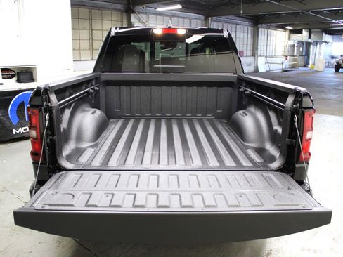 New 2026 RAM 1500 4x4 Crew Cab image 37