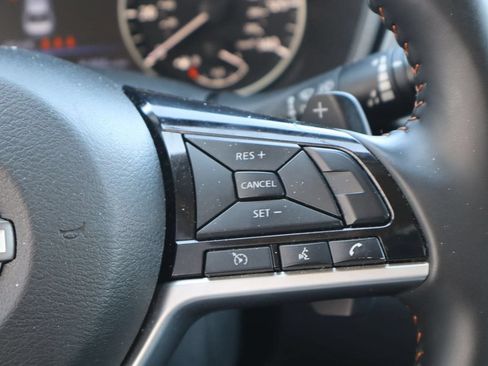 Used 2025 Nissan Altima 2.5 SR FWD image 13