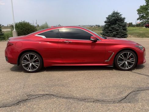 Used 2017 INFINITI Q60 Red Sport 400 AWD/4WD image 2