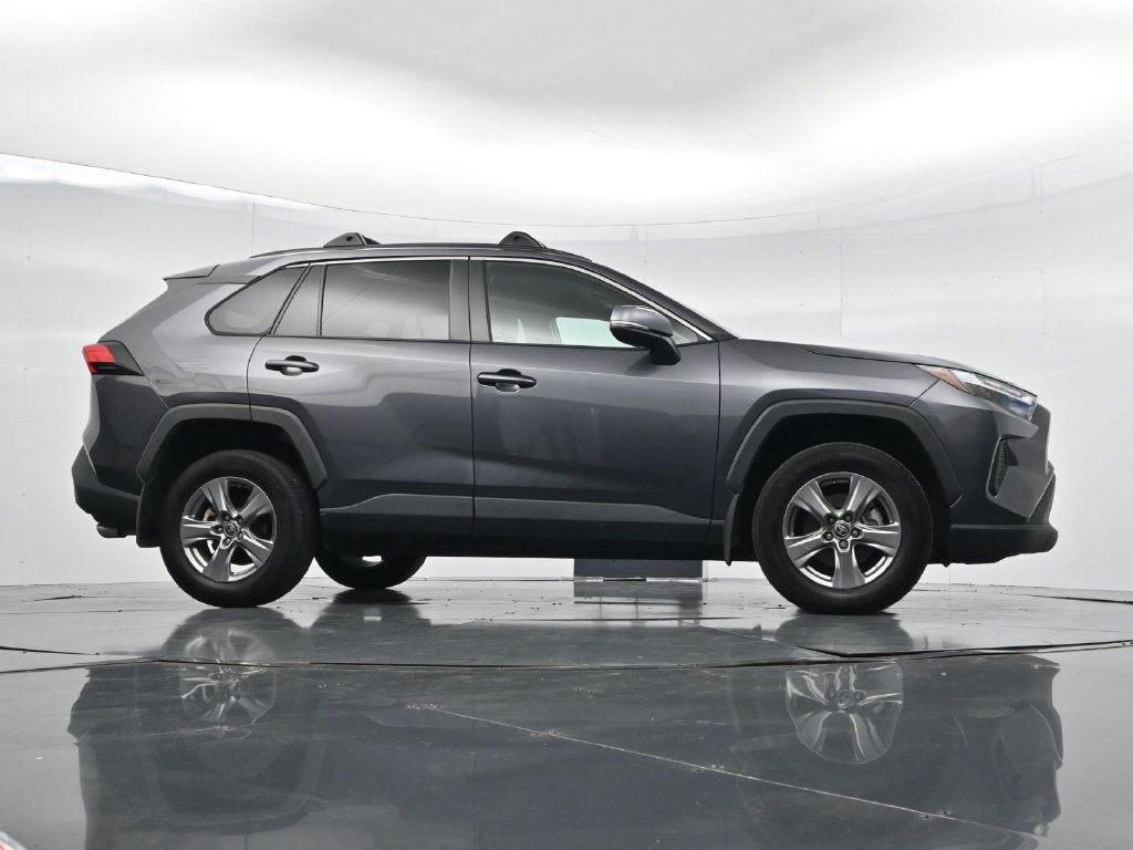 Used 2024 Toyota RAV4 XLE FWD image 33