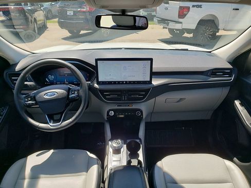 Used 2023 Ford Escape Platinum AWD/4WD image 13
