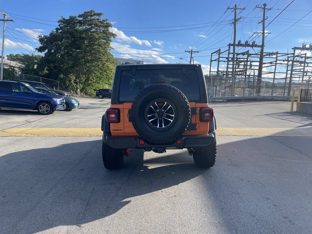 Used 2025 Jeep Wrangler Rubicon w/ Xtreme 35 Tire Package AWD/4WD image 4